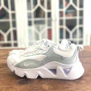 Nike RYZ 2 Women’s Size 8 *Like NEW